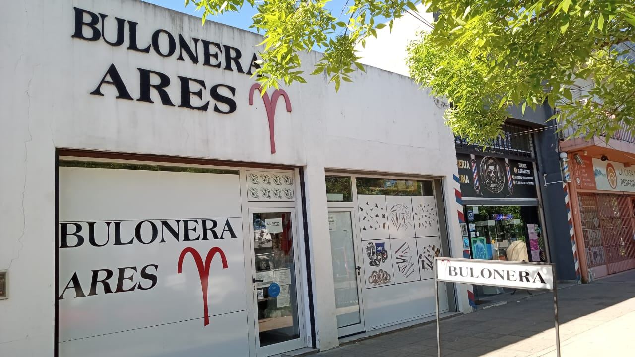 Frente del local de Bulonera Ares en Av. Gral. San Martín 537, Belén de Escobar